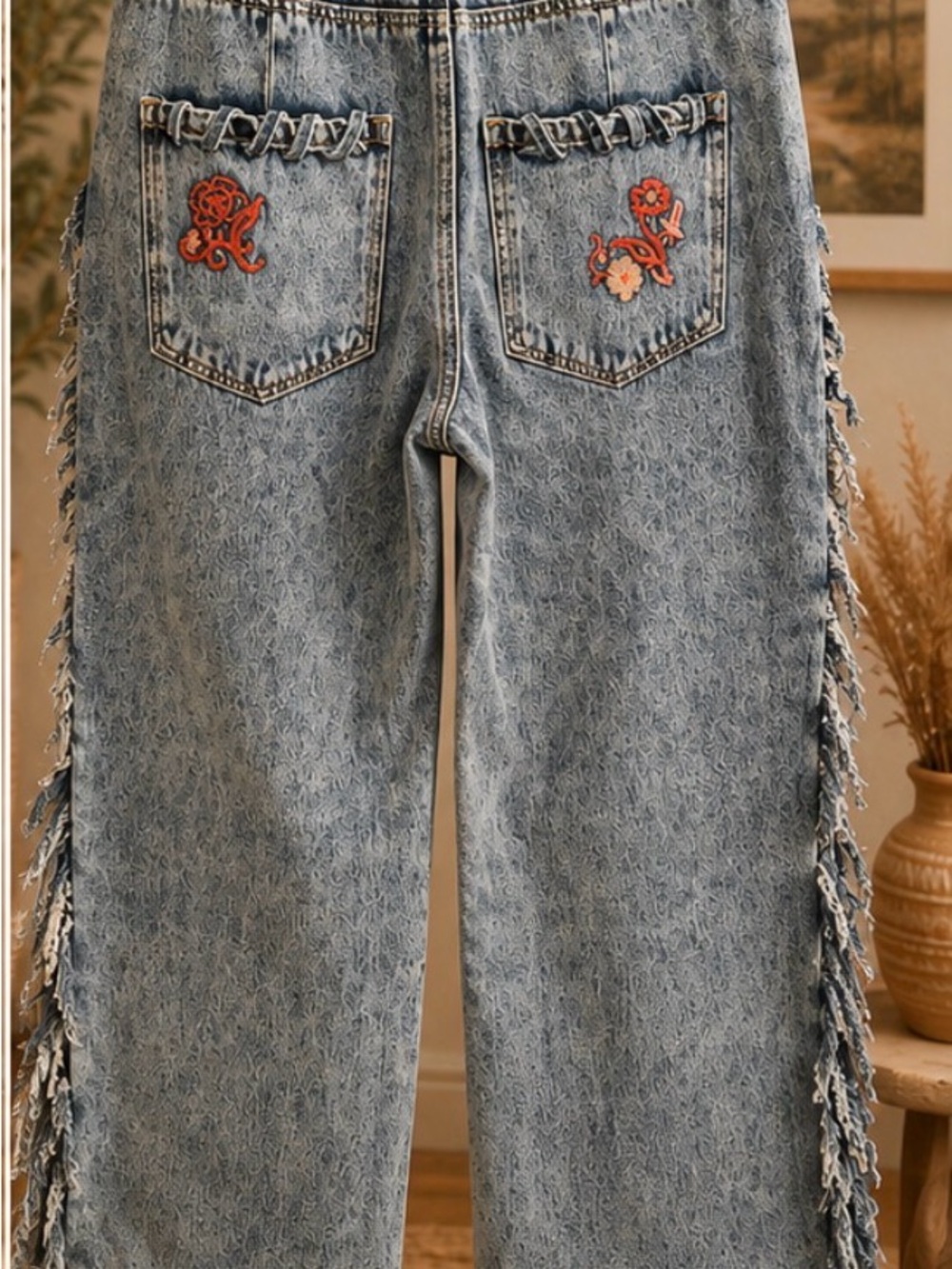 Oli and hali Washed Emboridery Side Fray Detail Jeans Sz L waist 18’ inseam 28’ - Picture 3 of 3